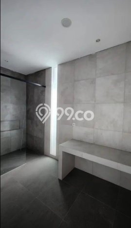 Rumah Luxury Modern Tanpa Renovasi di Pakuwon Indah Surabaya Rumah Luxury Modern Tanpa Renovasi di Pakuwon Indah Surabaya