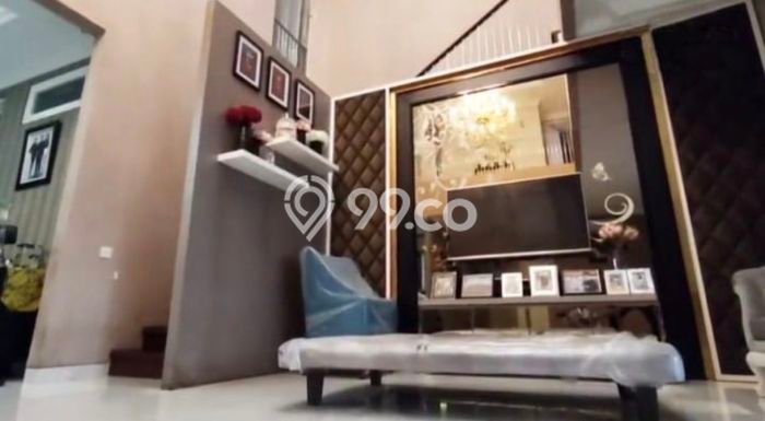 Rumah Elit Modern Tanpa Renovasi di Pakuwon Indah Surabaya Rumah Elit Modern Tanpa Renovasi di Pakuwon Indah Surabaya