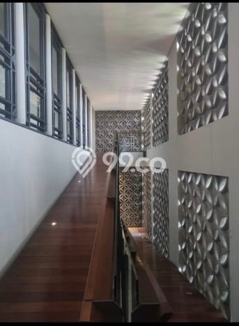 Rumah Luxury Modern Siap Huni di HR Muhammad Surabaya Rumah Luxury Modern Siap Huni di HR Muhammad Surabaya