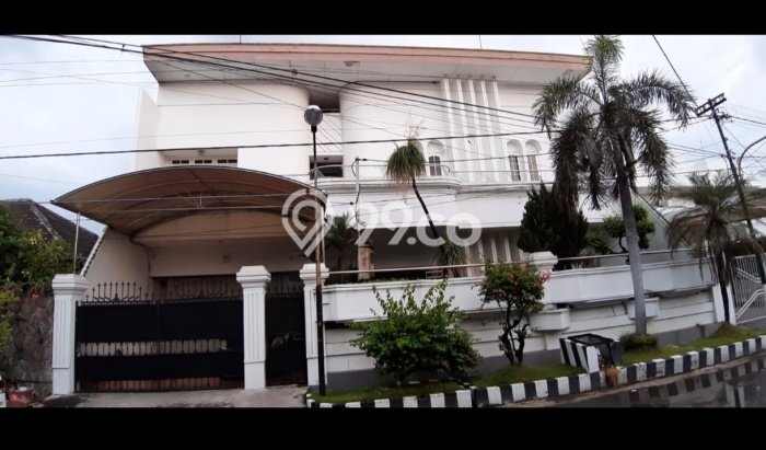 Jual Rumah Mewah Elegan Dengan View Cantik di Kertajaya, Surabaya Jual Rumah Mewah Elegan Dengan View Cantik di Kertajaya, Surabaya