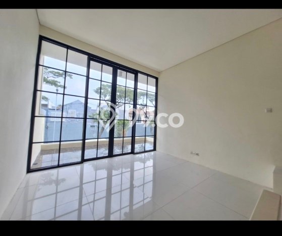 For Sale Rumah Mewah Exclusive di Wiyung, Surabaya For Sale Rumah Mewah Exclusive di Wiyung, Surabaya