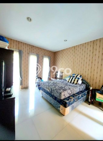 Ready to Use! Luxury House LT 360m2 Desain Elegan di Pakuwon Indah Ready to Use! Luxury House LT 360m2 Desain Elegan di Pakuwon Indah