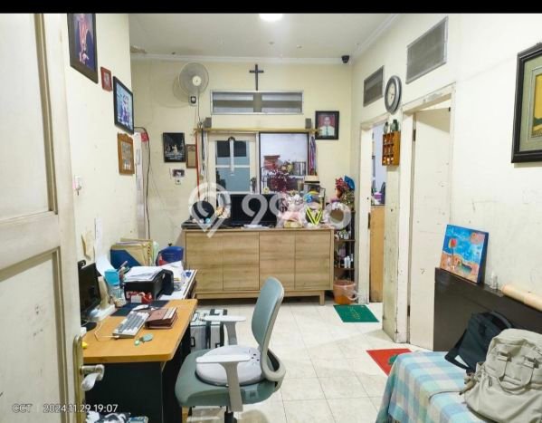 Rumah Modern 3 KT di Citraland Surabaya Unfurnished Rumah Modern 3 KT di Citraland Surabaya Unfurnished
