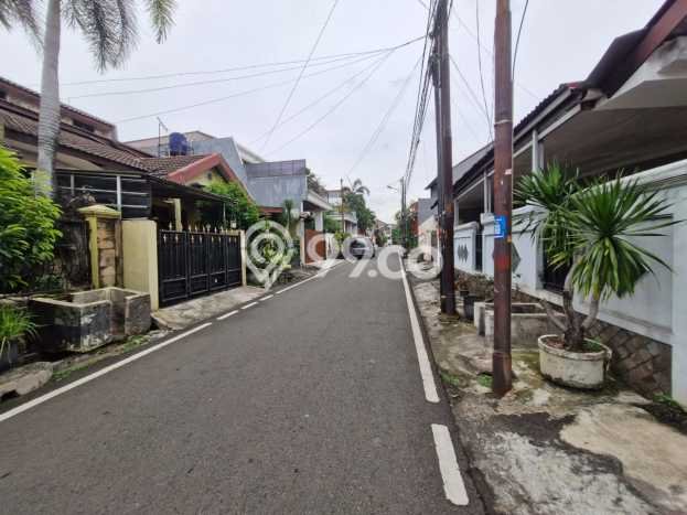 Rumah Eksklusif Dijual LT 200m2 di Duren Sawit, Jakarta Timur Rumah Eksklusif Dijual LT 200m2 di Duren Sawit, Jakarta Timur