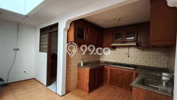 Disewakan Rumah Konsep Modern di Duren Sawit Jakarta Timur dengan 5 KT Disewakan Rumah Konsep Modern di Duren Sawit Jakarta Timur dengan 5 KT