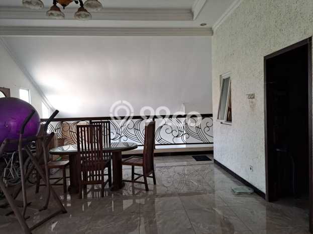 For Sale! Luxury House LT 200m2 Desain Modern di Harapan Indah For Sale! Luxury House LT 200m2 Desain Modern di Harapan Indah