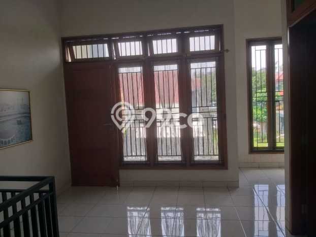 Ready to Use! Luxury House LT 144m2 Desain Modern di Pulomas Ready to Use! Luxury House LT 144m2 Desain Modern di Pulomas