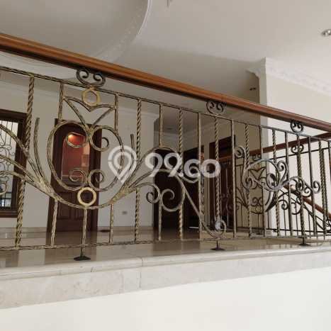 Rumah di Kelapa Gading, Dekat Tol, 4 KM, LT 329m2m² Bangunan 400m2m² Rumah di Kelapa Gading, Dekat Tol, 4 KM, LT 329m2m² Bangunan 400m2m²