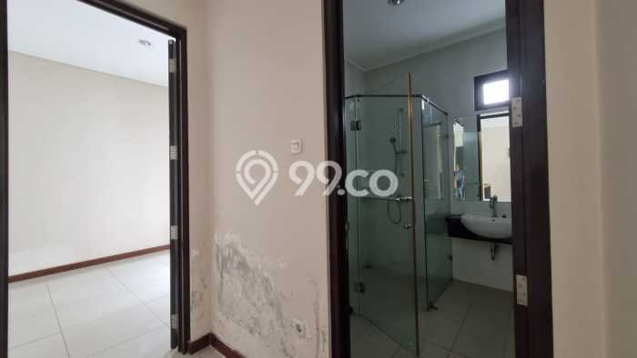 Ready to Use! Luxury House LT 300m2 Desain Elegan di harapan indah Ready to Use! Luxury House LT 300m2 Desain Elegan di harapan indah