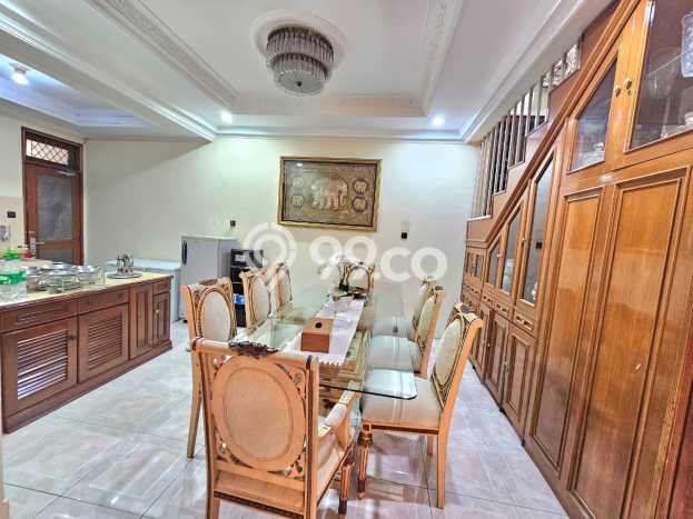Jual Rumah Luas Elegan Dengan View Eksklusif di Pulomas, Jakarta Timur Jual Rumah Luas Elegan Dengan View Eksklusif di Pulomas, Jakarta Timur