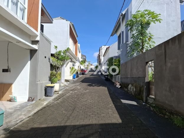 Bisa KPR! Rumah , Badung, LT 104m2m² LB 180m2m² Bisa KPR! Rumah , Badung, LT 104m2m² LB 180m2m²