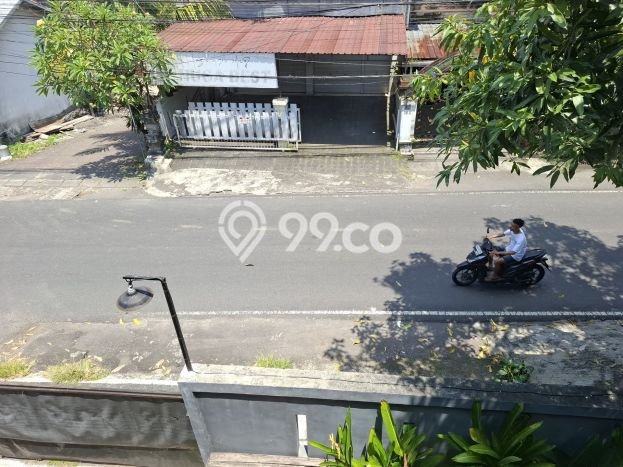 Disewakan! Rumah 4 Kamar Tidur &
3 Kamar Mandi di Kerobokan Kaja, Badung Disewakan! Rumah 4 Kamar Tidur &
3 Kamar Mandi di Kerobokan Kaja, Badung