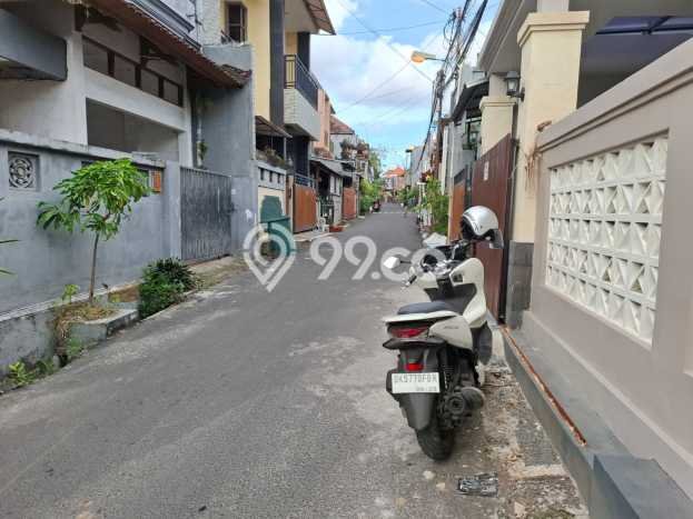 Rumah di Kerobokan, Akses ke Stasiun, 2 KT, LT 100m2m² LB 90m2m² Rumah di Kerobokan, Akses ke Stasiun, 2 KT, LT 100m2m² LB 90m2m²