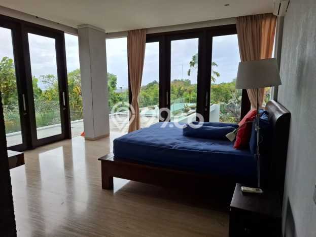 Dijual! Vila Kawasan , Luas 1270m2m², Posisi Premium Dijual! Vila Kawasan , Luas 1270m2m², Posisi Premium