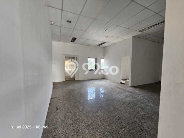 Ruko Disewa di Jakarta Selatan dengan LB 2400m2 Area Komersial Ramai Ruko Disewa di Jakarta Selatan dengan LB 2400m2 Area Komersial Ramai