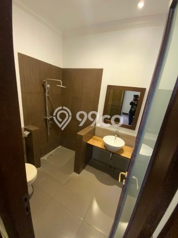 Rumah Nyaman area , 5 KM, Lingkungan Tenang, Luas 450m2m² LB 600m2m² Rumah Nyaman area , 5 KM, Lingkungan Tenang, Luas 450m2m² LB 600m2m²