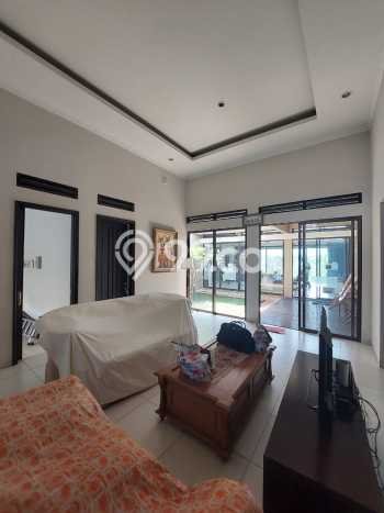 Jarang Ada! Rumah Kontrakan 4 Kamar Bagus Siap Huni Kota Baru Parahyangan Jarang Ada! Rumah Kontrakan 4 Kamar Bagus Siap Huni Kota Baru Parahyangan