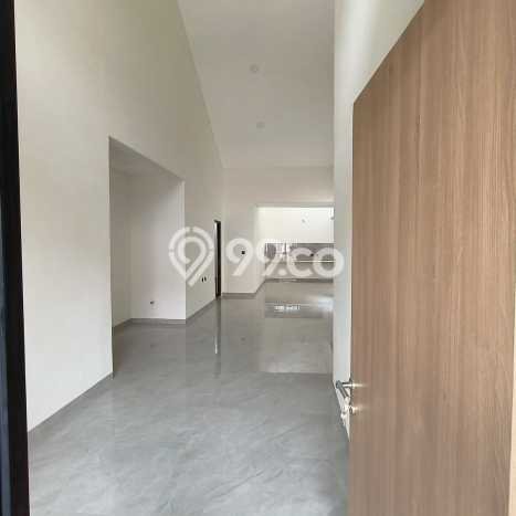 Disewakan! Rumah 3 Kamar Tidur &
2 Kamar Mandi di Kota Baru Parahyangan, Bandung Disewakan! Rumah 3 Kamar Tidur &
2 Kamar Mandi di Kota Baru Parahyangan, Bandung