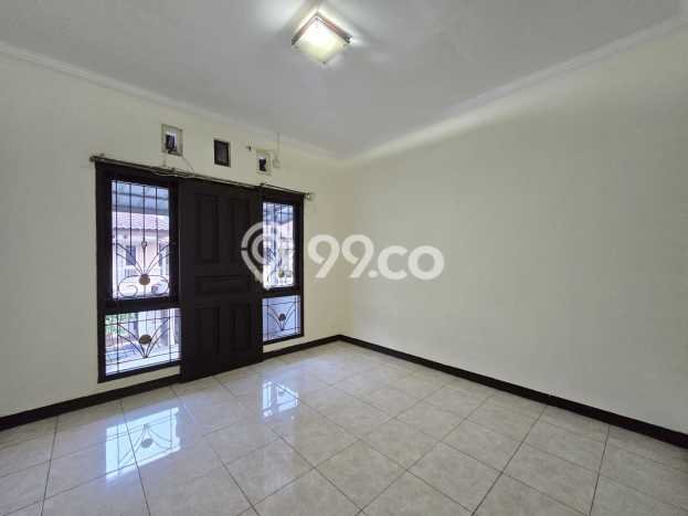 Disewakan! Rumah 3 Kamar Tidur &
2 Kamar Mandi di Kota Baru Parahyangan, Bandung Disewakan! Rumah 3 Kamar Tidur &
2 Kamar Mandi di Kota Baru Parahyangan, Bandung