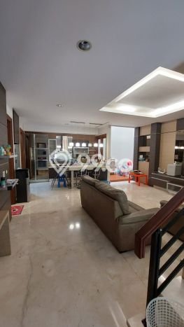Rumah Sewa Bandung LT 164m2 LB 350m2 Kawasan Ciumbuleuit Rumah Sewa Bandung LT 164m2 LB 350m2 Kawasan Ciumbuleuit