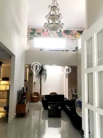Jarang Ada! Rumah Kontrakan 5 Kamar Bagus Siap Huni Kota Baru Parahyangan Jarang Ada! Rumah Kontrakan 5 Kamar Bagus Siap Huni Kota Baru Parahyangan