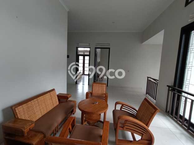 Jarang Ada! Rumah Sewa 4 Kamar Bagus Siap Huni Kota Baru Parahyangan Jarang Ada! Rumah Sewa 4 Kamar Bagus Siap Huni Kota Baru Parahyangan