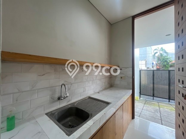 Rumah sewa siap pakai 4 KT di Fatmawati, Jakarta Selatan Rumah sewa siap pakai 4 KT di Fatmawati, Jakarta Selatan