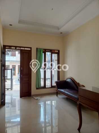 Rumah Modern Cantik 4 KT Bisa Langsung Pindah di Jagakarsa Rumah Modern Cantik 4 KT Bisa Langsung Pindah di Jagakarsa