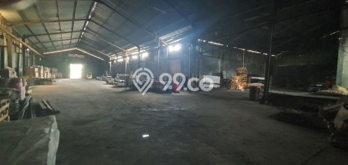 LOKASI BISNIS! Gudang Disewakan Kawasan Daan Mogot, Luas 1489m², Jalan Utama, Ready Operasional LOKASI BISNIS! Gudang Disewakan Kawasan Daan Mogot, Luas 1489m², Jalan Utama, Ready Operasional