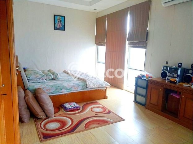 Jual Rumah Mewah Megah Dengan View Eksklusif di Bintaro, Tangerang Selatan Jual Rumah Mewah Megah Dengan View Eksklusif di Bintaro, Tangerang Selatan