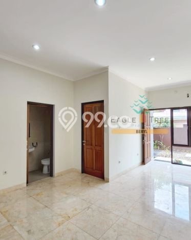 For Sale! Luxury House LT 140m2 Desain Modern di Pondok Indah For Sale! Luxury House LT 140m2 Desain Modern di Pondok Indah