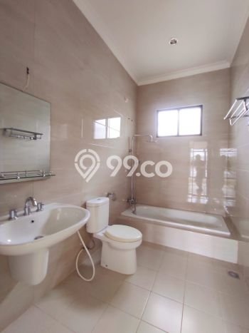 For Sale! Luxury House LT 140m2 Desain Modern di Pondok Indah For Sale! Luxury House LT 140m2 Desain Modern di Pondok Indah