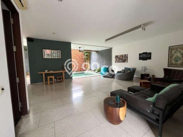 Rumah Elit Modern Tanpa Renovasi di Lebak Bulus Jakarta Selatan Rumah Elit Modern Tanpa Renovasi di Lebak Bulus Jakarta Selatan