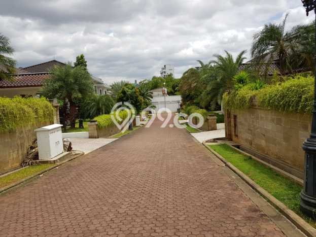 Ready to Use! Premium House LT 1320m2 Desain Modern di Pejaten Ready to Use! Premium House LT 1320m2 Desain Modern di Pejaten