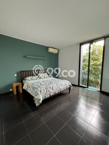 Rumah Elit Modern Tanpa Renovasi di Lebak Bulus Jakarta Selatan Rumah Elit Modern Tanpa Renovasi di Lebak Bulus Jakarta Selatan