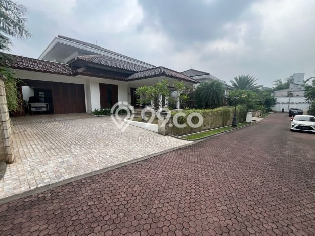Ready to Use! Premium House LT 1320m2 Desain Modern di Pejaten Ready to Use! Premium House LT 1320m2 Desain Modern di Pejaten