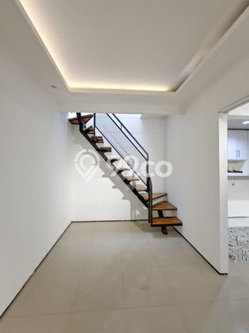 Rumah Minimalis 3 KT di Bintaro Tangerang Selatan Semi Furnished Rumah Minimalis 3 KT di Bintaro Tangerang Selatan Semi Furnished