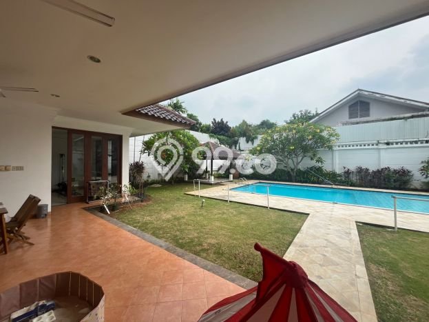 Ready to Use! Premium House LT 1320m2 Desain Modern di Pejaten Ready to Use! Premium House LT 1320m2 Desain Modern di Pejaten