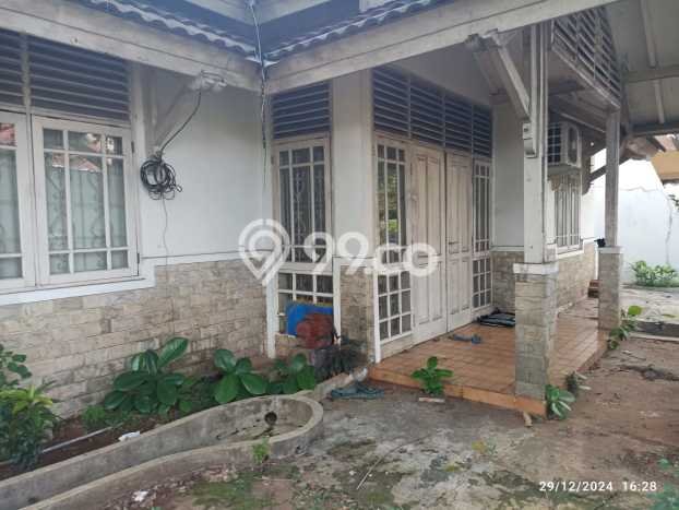 Rumah Modern 4 KT di Villa Melati Mas Tangerang Selatan Unfurnished Rumah Modern 4 KT di Villa Melati Mas Tangerang Selatan Unfurnished