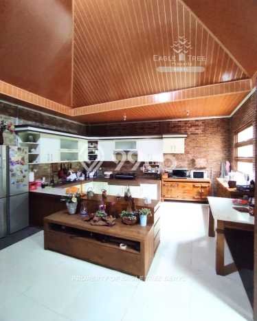Rumah Mewah Akses Mudah di Tangerang Selatan Semi Furnished Rumah Mewah Akses Mudah di Tangerang Selatan Semi Furnished