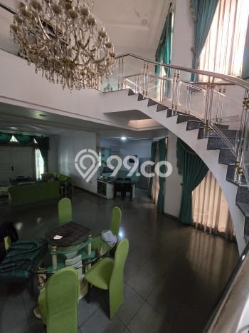 Rumah Mewah LB 300m2 Siap Pakai Desain Elegan di Peta, Bandung Rumah Mewah LB 300m2 Siap Pakai Desain Elegan di Peta, Bandung