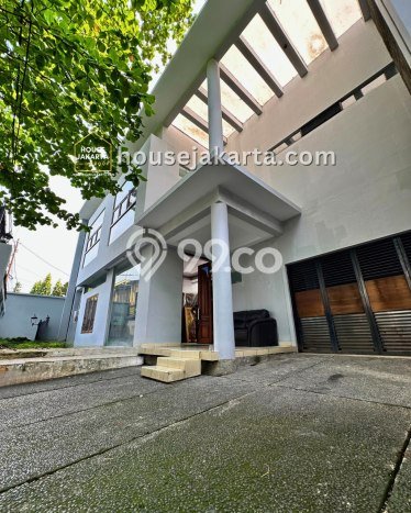 Dijual Rumah Premium dengan Fasilitas Sekitar Lengkap di Cilandak, Jakarta Selatan Dijual Rumah Premium dengan Fasilitas Sekitar Lengkap di Cilandak, Jakarta Selatan