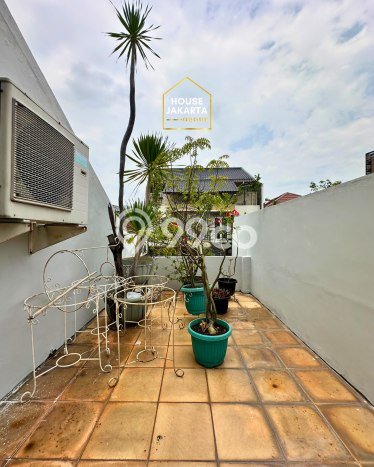 Rumah Luxury Modern Tanpa Renovasi di Cideng Jakarta Pusat Rumah Luxury Modern Tanpa Renovasi di Cideng Jakarta Pusat