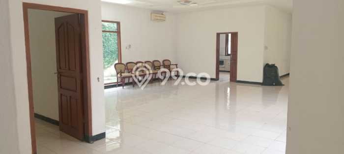Rumah Mewah LB 500m2 Siap Huni Desain Elegan di Bangka, Jakarta Selatan Rumah Mewah LB 500m2 Siap Huni Desain Elegan di Bangka, Jakarta Selatan