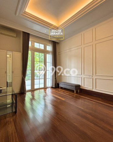 Ready to Use! Premium House LT 540m2 Desain Elegan di Kuningan Ready to Use! Premium House LT 540m2 Desain Elegan di Kuningan