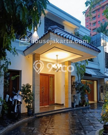 Ready to Use! Luxury House LT 703m2 Desain Modern di Pondok Indah Ready to Use! Luxury House LT 703m2 Desain Modern di Pondok Indah
