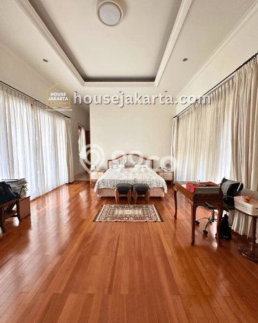 Dijual Rumah Luas Elegan Dengan View Cantik di Kemang, Jakarta Selatan Dijual Rumah Luas Elegan Dengan View Cantik di Kemang, Jakarta Selatan