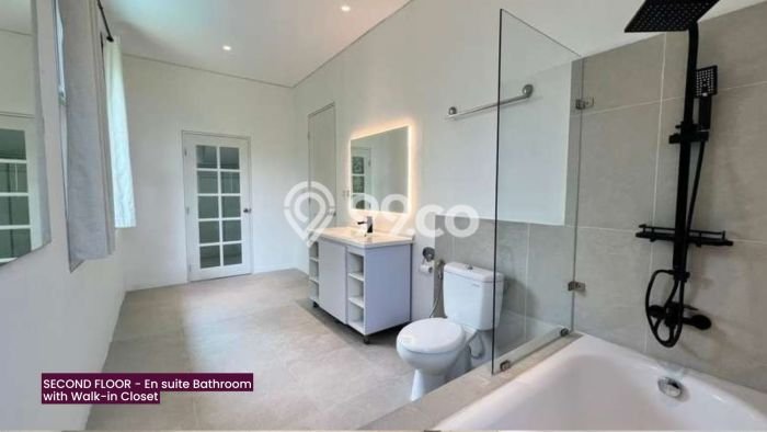 Disewakan Rumah Nyaman LT 400m2 / LB 800m2 di Senopati, Jakarta Selatan Disewakan Rumah Nyaman LT 400m2 / LB 800m2 di Senopati, Jakarta Selatan
