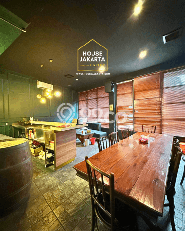 Hunian Eksklusif Siap Huni LT 1065m2 di Kebayoran Baru, Jakarta Selatan Hunian Eksklusif Siap Huni LT 1065m2 di Kebayoran Baru, Jakarta Selatan