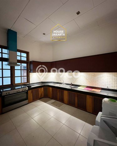 For Sale! Luxury House LT 1800m2 Desain Elegan di Kemang For Sale! Luxury House LT 1800m2 Desain Elegan di Kemang
